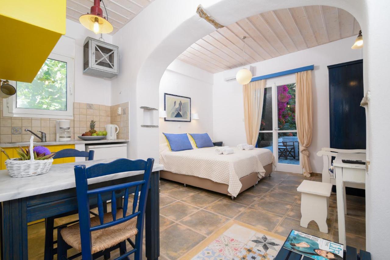 Golden Beach Studios & Suites Tínos 외부 사진